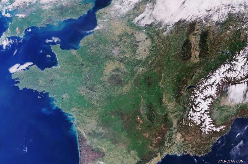 Sentinel‑3 Satellite Image of France: Near Cloud‑Free View