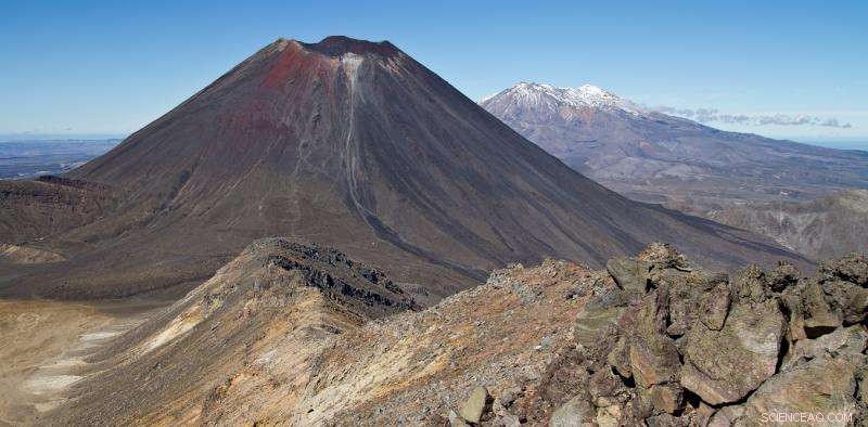 Satellites Detect Melting Rocks Deep Within Earth s Mantle Beneath Volcanic Zone