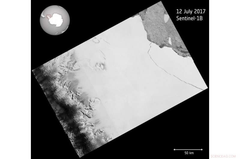 Sentinel Satellite Captures the Birth of a Record-Breaking Iceberg