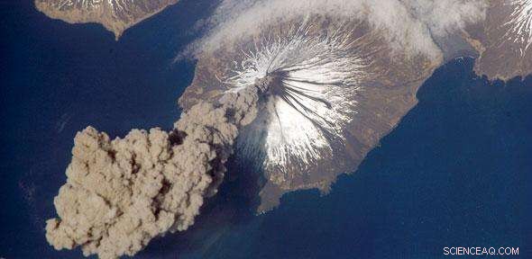 New Study Reveals Connection Between Continental Breakup, Volcanic CO₂ Emissions, and Evolution