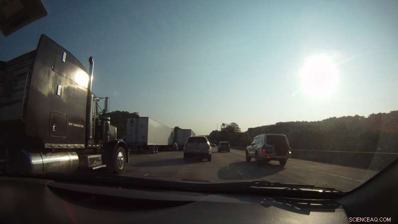 Hidden Dangers of Rush‑Hour Air Pollution Revealed by In‑Car Sensors