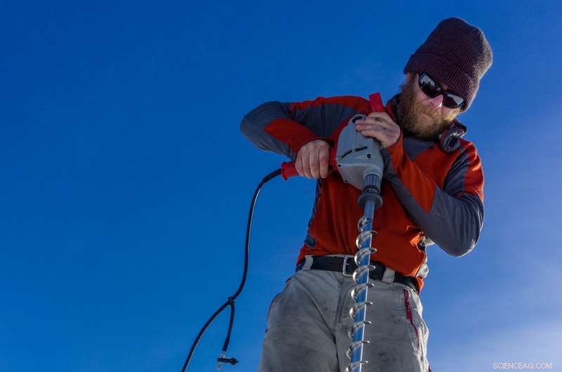 New Glacier Model Uncovers Patterns of Retreat and Advance