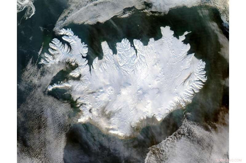 New Study Suggests Ultralow-Velocity Zone May Fuel Icelandic Plume