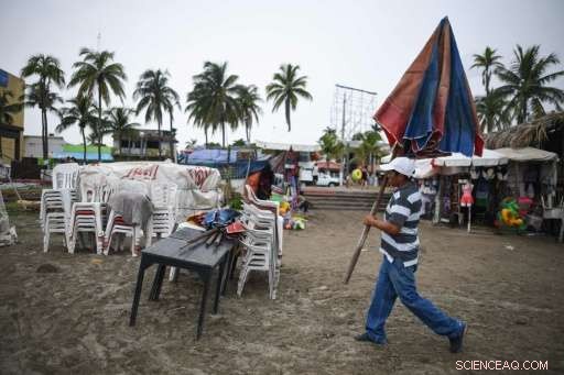 Tropical Storm Franklin Intensifies to Category 1 Hurricane over Mexico, NHC Reports