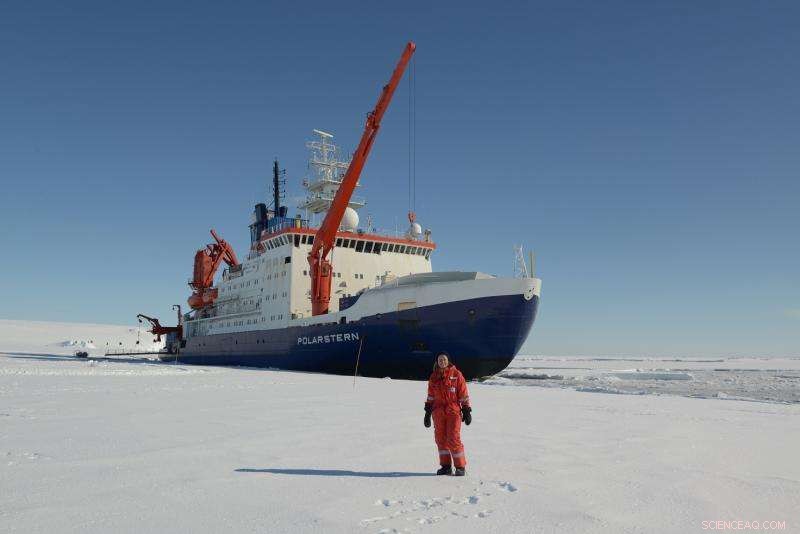 Mathematical Model Predicts Antarctic Shelf Ice Collapse