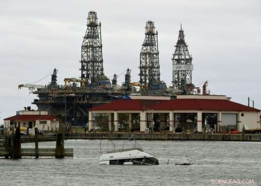 Houston Faces Flooding Chaos as Storm Harvey Brings Heavy Rain – What to Expect Next