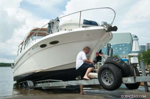 Miami Residents Strip Shelves as Hurricane Irma Approaches