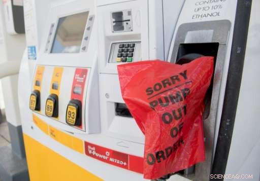 Florida Faces Fuel Shortages and Traffic Bottlenecks Amid Hurricane Irma Evacuations