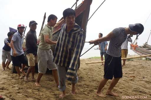 Central Vietnam Hit Hard by Typhoon Doksuri, 4 Fatalities Reported