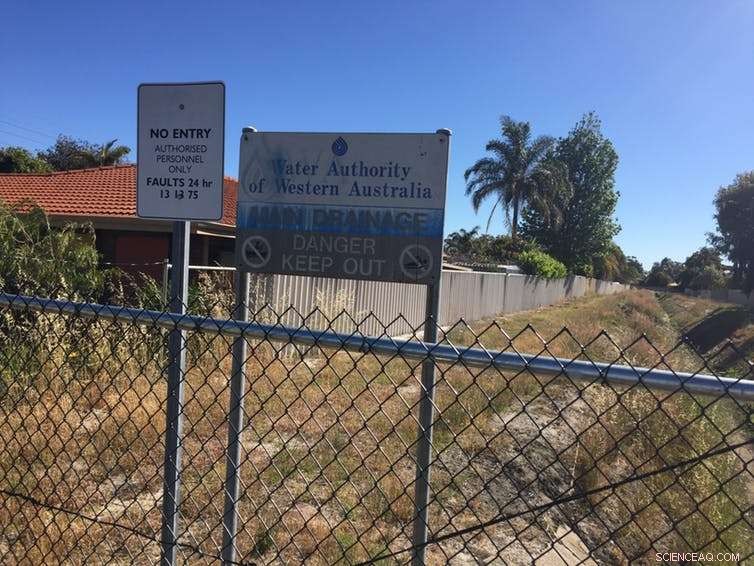 Transforming Suburban Drainage: Recreating Living Streams for Sustainable Communities