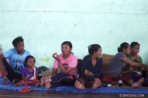 Indonesia Raises Mount Agung Volcano Alert to Highest Level