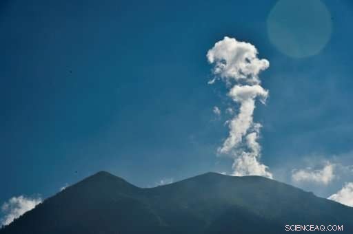 Bali s Mount Agung Erupts: Evacuation Continues Amid Steam and Sulphur Fumes