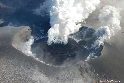 Japanese Volcano Mount Shinmoedake Erupts, Residents Urged to Stay Away