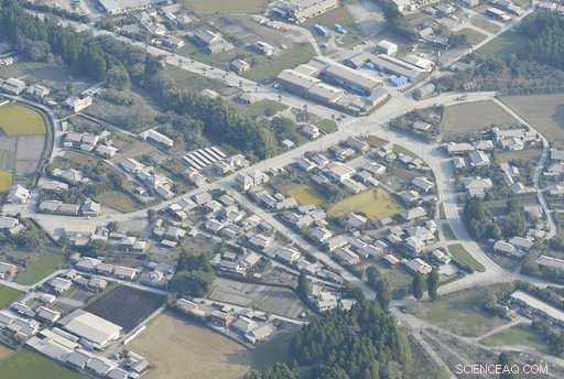 Shinmoedake Volcano Erupts, Sending Ash to Four Japanese Communities