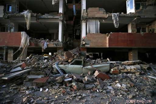 Over 400 Killed in 7.3‑Magnitude Iran‑Iraq Border Earthquake – Latest Update