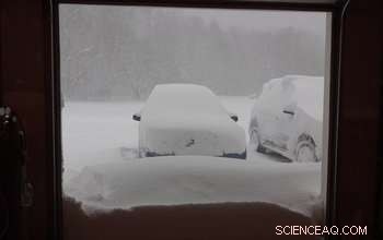 Study Reveals Lake Ontario s Shape Triggers White-Out Blizzards