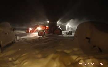 Study Reveals Lake Ontario s Shape Triggers White-Out Blizzards