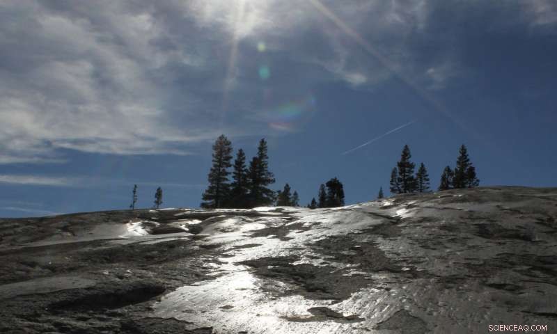 New Study Deciphers Structure and Origins of Glacial Polish on Yosemite Rocks