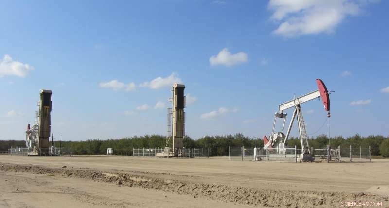 Half of Hydraulic Fracturing Wells Within 3 km of Residential Groundwater, Study Reveals