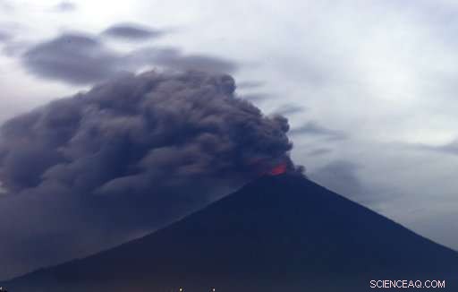 Bali Volcano Ash Rises 4.7 Miles, Airport Closed for Third Consecutive Day