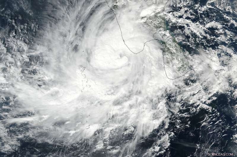 Suomi NPP Satellite Captures Formation of Tropical Cyclone Ockhi in Northern Indian Ocean
