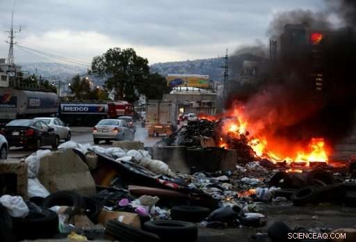 Human Rights Watch Highlights Serious Health Risks of Lebanon s Waste Burning