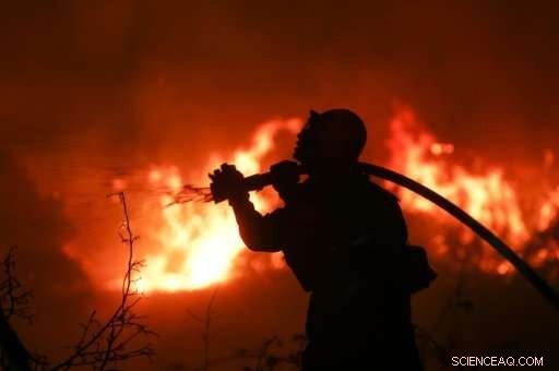 One Firefighter Killed While Containing California Wildfire
