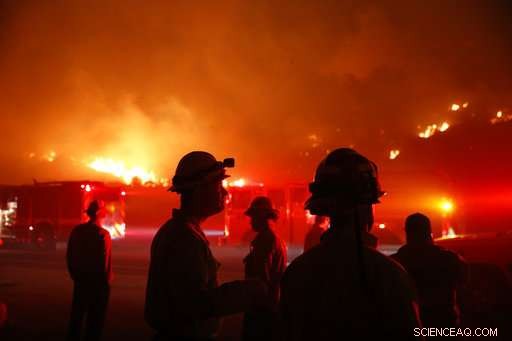 California Faces Unprecedented Wildfire Threat Amid Record-High Winds (Update)