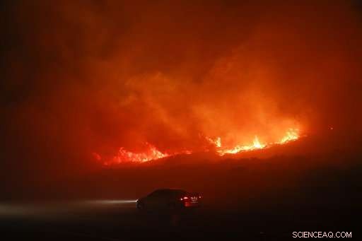 California Faces Unprecedented Wildfire Threat Amid Record-High Winds (Update)