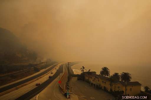 California Alerts 12 Million Residents About Fire Danger via Text Messages