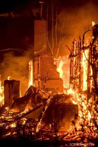 California Alerts 12 Million Residents About Fire Danger via Text Messages