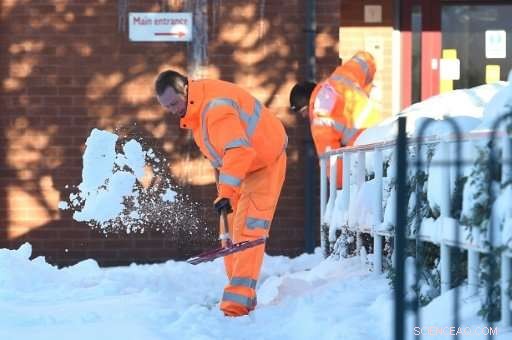 Europe Disrupted by Heavy Snow and High Winds, Stranding Thousands