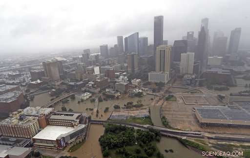 U.S. Sets New Record for Weather Disaster Costs, Reaching $306 Billion (Update 2)