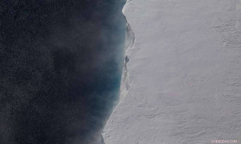 New Study Shows Powerful El Niño Events Drastically Reduce Antarctic Ice Shelves