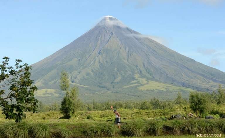 Philippines Raises Mayon Volcano Alert Amid Eruption Concerns