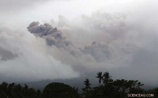 Mayon Volcano Erupts: Lava Flow Forces Thousands Evacuated in the Philippines