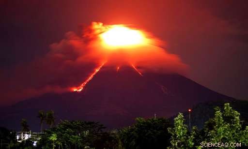 Red Lava Flow Drives Evacuations at Mayon Volcano, Philippines