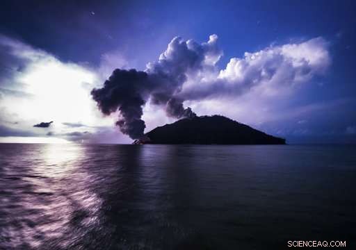 Experts Warn of Imminent Major Eruption on Papua New Guinea’s Kadovar Volcano