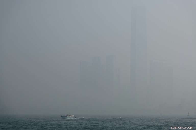 Hong Kong s Skyline Cloaked in Smog: Health Warnings Urge Residents to Stay Indoors