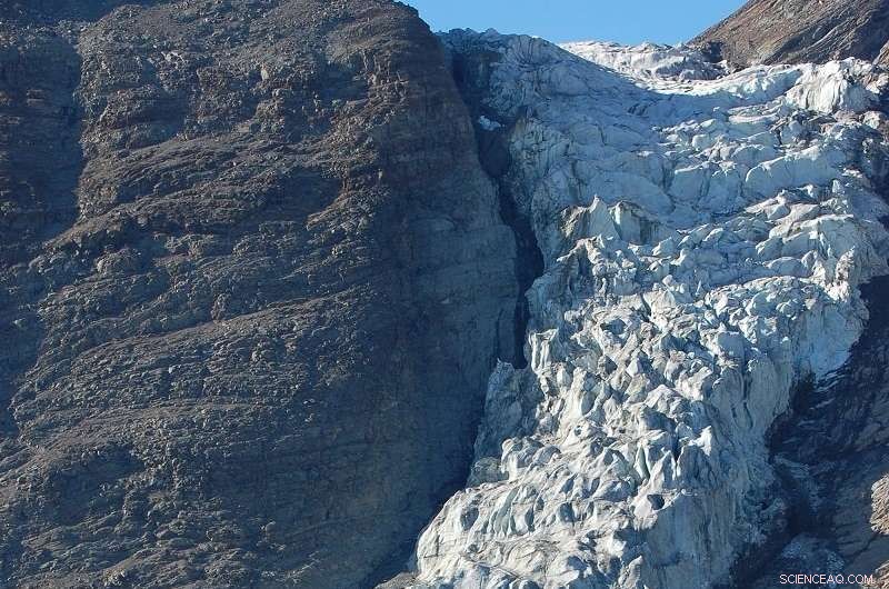 Earth s Internal Heat Accelerates Greenland Ice Sheet Retreat