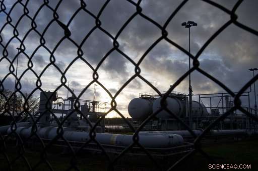 Man‑Made Quakes Push Dutch to Transition Away from Gas