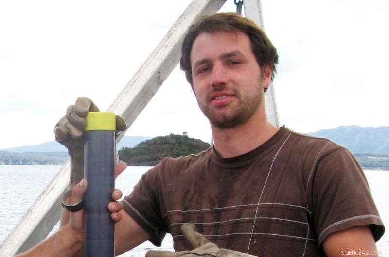 Giant Earthquakes Unveiled: Patterns Reveal Predictable Forces