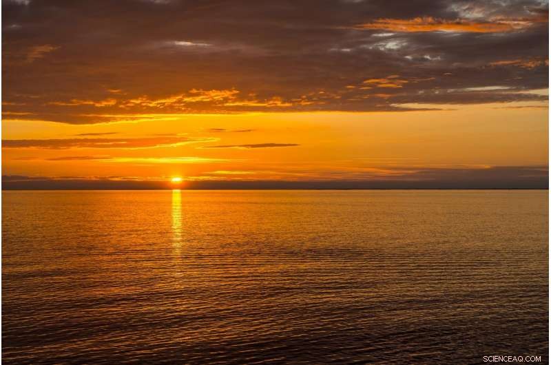 Delaying Emissions Peak Raises Predicted Sea-Level Rise