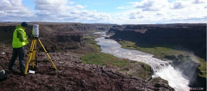Waterfalls Reveal How Rivers Sculpt Their Surrounding Landscapes