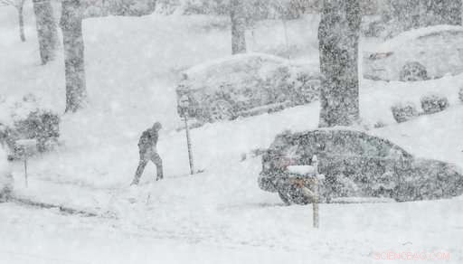 Northeast Faces New Snowstorm, Power Outages Threaten Communities