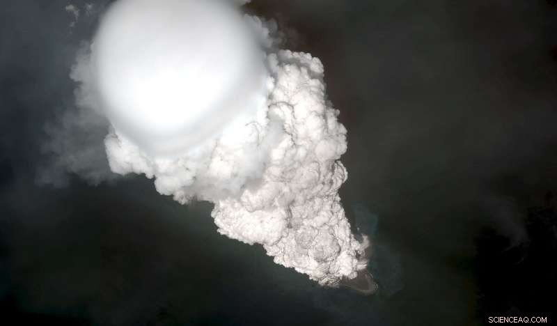 Scientists Record Volcanic Thunder: Capturing Earth s Roaring Voice