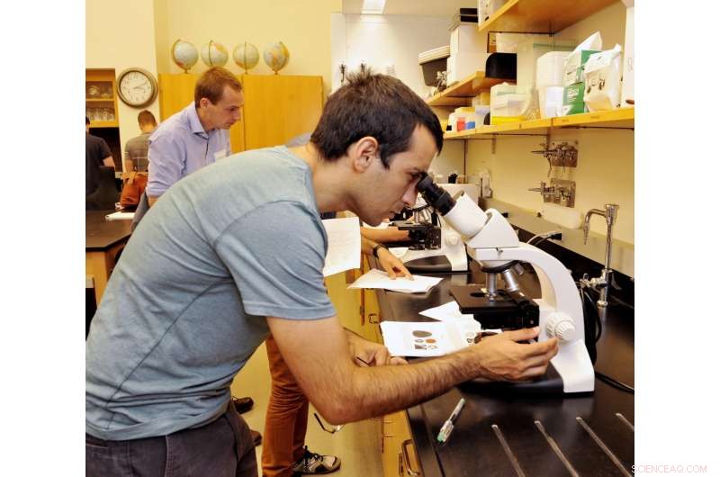 Bridging History and Climate Science: A Dialogue Between Historians and Climate Researchers