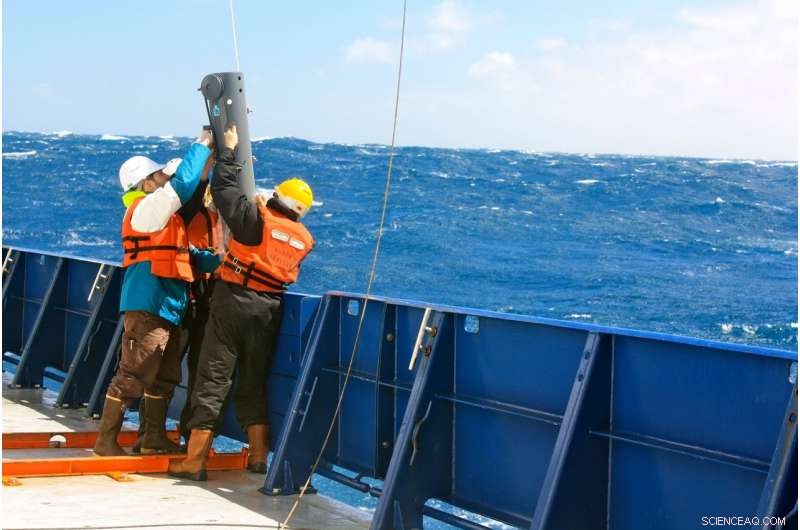 Satellite Technique Revolutionizes Underwater Data Collection from Space