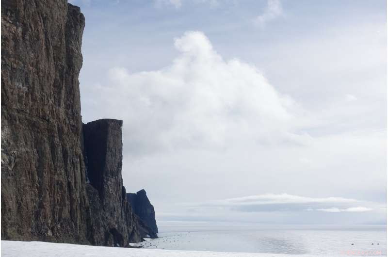 New Study Sheds Light on Disputed Giant Magma Eruptions