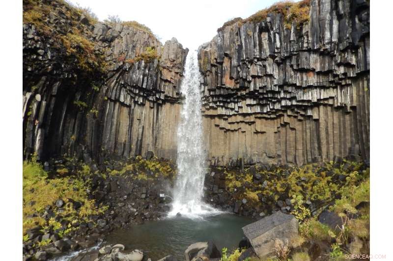 New Study Reveals Formation Process of the Giant s Causeway and Devils Postpile